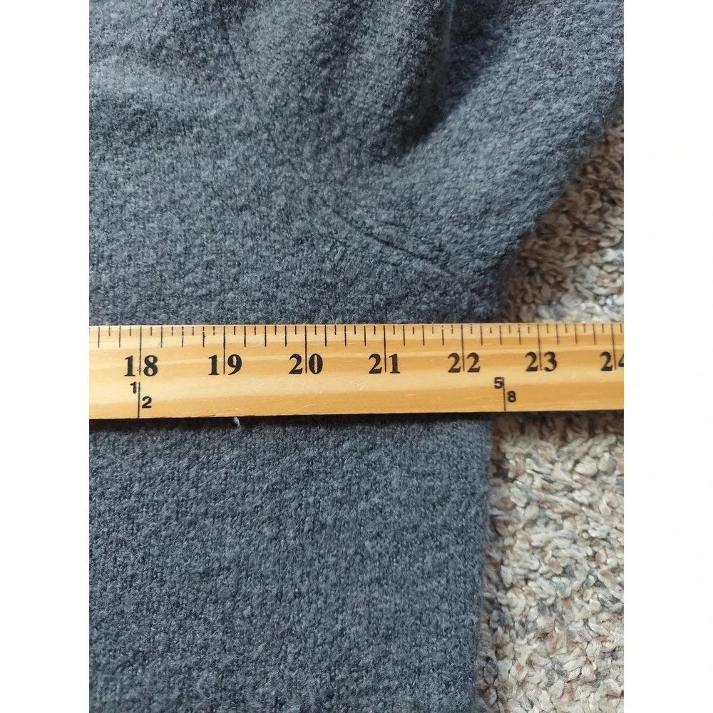 GAP crewneck sweater